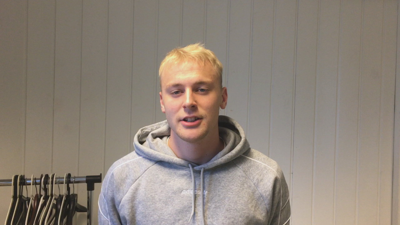 9A3C574D-B3DB-4DB6-87C8-A6F7718DEEF9.MOV